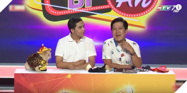 Chàng trai Lê Quốc Phong - chủ nhân của chú mèo 'Hoàng thượng' là nhân vật bí ẩn trong phần đầu phát sóng của tập 1 Người bí ẩn mùa 6.