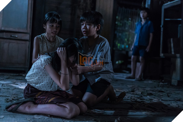 Krasue: Nụ hôn ma quái - Lời nguyền sau nụ hôn của ma lai rút ruột 6