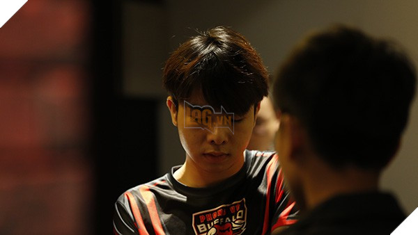 LMHT: Chính thức thua cuộc trong cuộc chiến giành trái tim Hoàng tử Zeros, HLV Ren nói gì? - Ảnh 6.