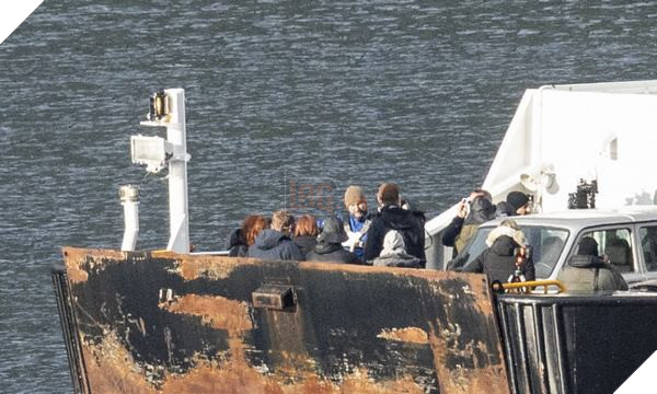 Hé lộ những hình ảnh đầu tiên tại phim trường Black Widow 6