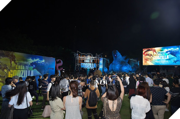 Dàn sao Việt phát cuồng vì Chúa Tể Godzilla 4
