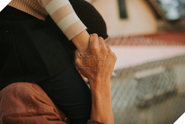 &#212;ng bố đơn th&#226;n trong bộ ảnh x&#250;c động c&#249;ng c&#244; con g&#225;i nhỏ ở Đ&#224; Lạt: &quot;Sau n&#224;y sẽ c&#243; nhiều thứ con th&#237;ch, nhưng n&#243; cay v&#224; đắng lắm&quot; - Ảnh 6.