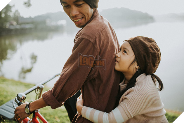 Ông bố đơn thân trong bộ ảnh xúc động cùng cô con gái nhỏ ở Đà Lạt: Sau này sẽ có nhiều thứ con thích, nhưng nó cay và đắng lắm - Ảnh 9.