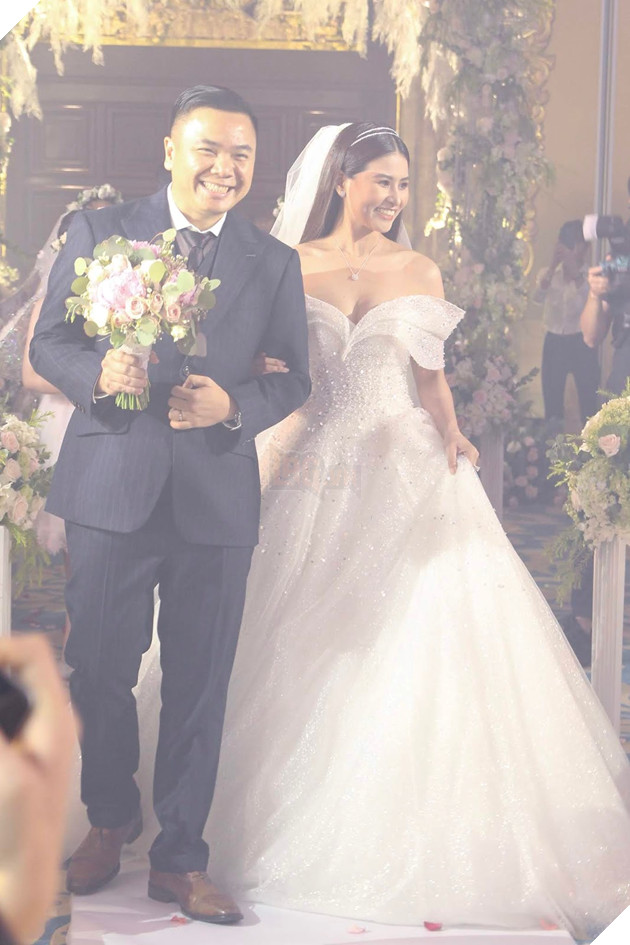 Cận cảnh dàn khách mời đình đám trong hôn lễ của đạo diễn trăm tỷ Nhất Trung 32