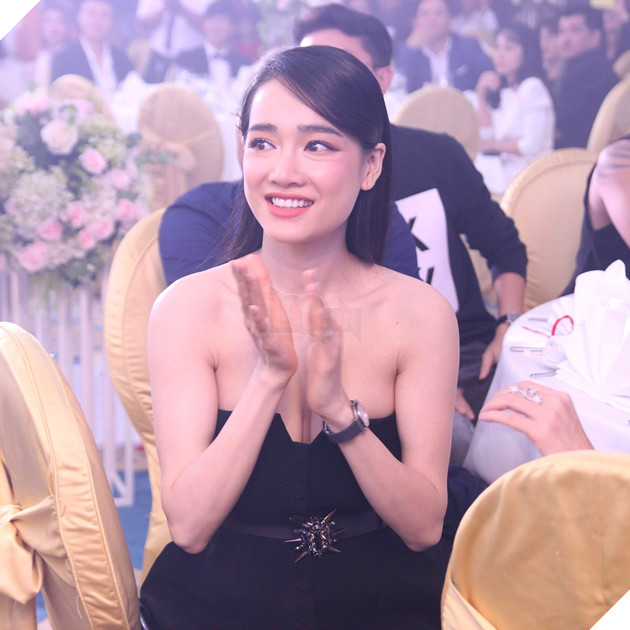 Cận cảnh dàn khách mời đình đám trong hôn lễ của đạo diễn trăm tỷ Nhất Trung 17