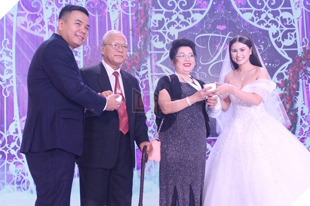 Cận cảnh dàn khách mời đình đám trong hôn lễ của đạo diễn trăm tỷ Nhất Trung 36