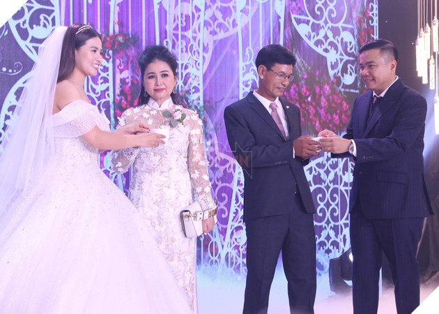 Cận cảnh dàn khách mời đình đám trong hôn lễ của đạo diễn trăm tỷ Nhất Trung 37