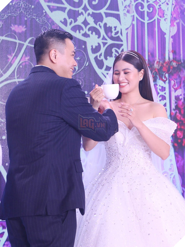 Cận cảnh dàn khách mời đình đám trong hôn lễ của đạo diễn trăm tỷ Nhất Trung 38