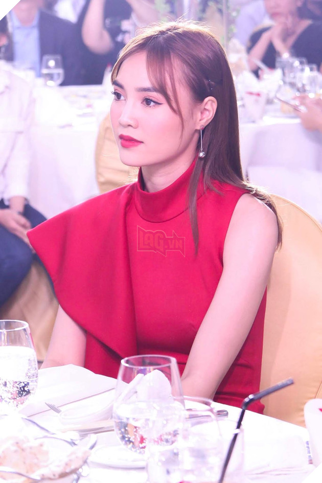 Cận cảnh dàn khách mời đình đám trong hôn lễ của đạo diễn trăm tỷ Nhất Trung 12