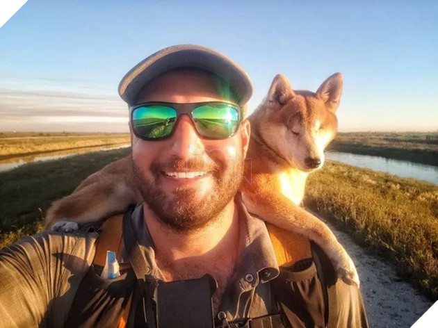 Câu chuyện của chú chó mù bị trầm cảm, được ông chủ cõng đi khắp thế giới cho khuây khỏa - Ảnh 3.