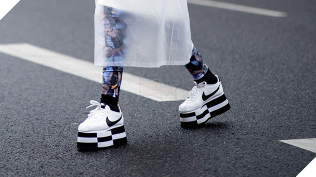 Làm sao mà Godzilla cao 120 mét lại có thể nổi giữa đại dương sâu cả nghìn mét như thế? 9