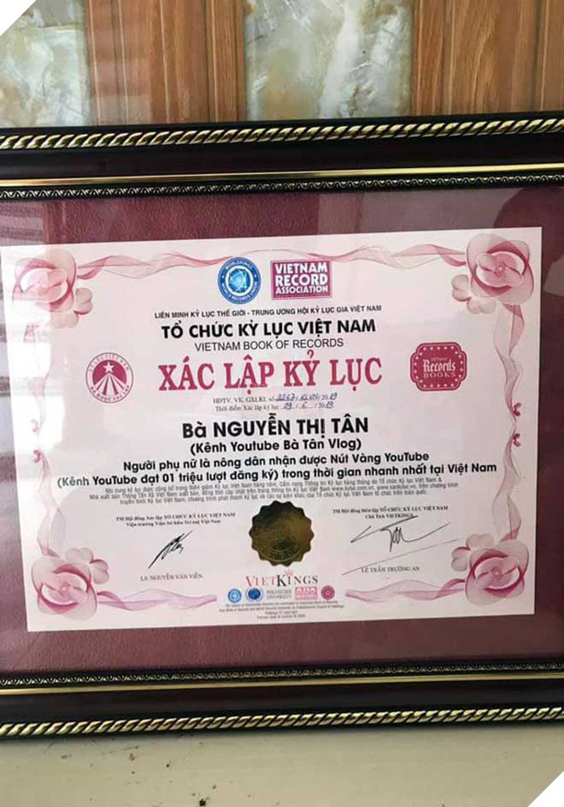 Bà Tân Vlogs đạt kỷ lục Guiness Việt Nam - sự thành công của người nông dân làm Youtube 2