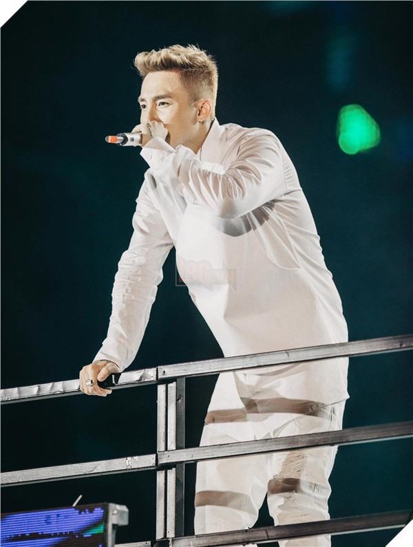 Sơn Tùng nhắn tin cho hàng loạt fans 'Hãy trao cho anh', thông báo bài hát mới hay có người mạo danh? 0