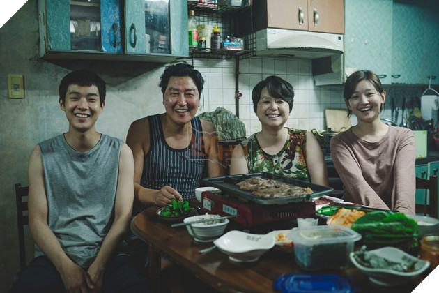 Ký sinh trùng cháy vé sneakshow, trở thành phim Hàn có doanh thu chiếu sớm cao nhất Việt Nam