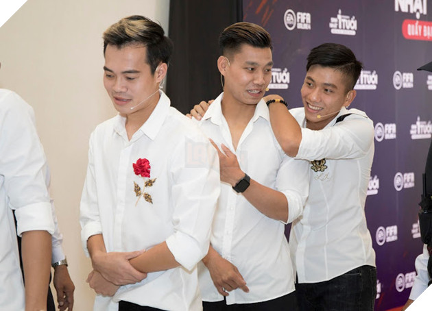 FIFA Online 4 mừng sinh nhật 1 tuổi, hội ngộ anh tài bóng đá Việt 19