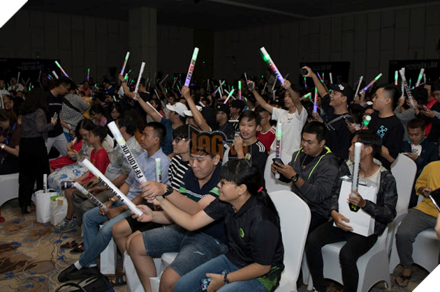 FIFA Online 4 mừng sinh nhật 1 tuổi, hội ngộ anh tài bóng đá Việt 23