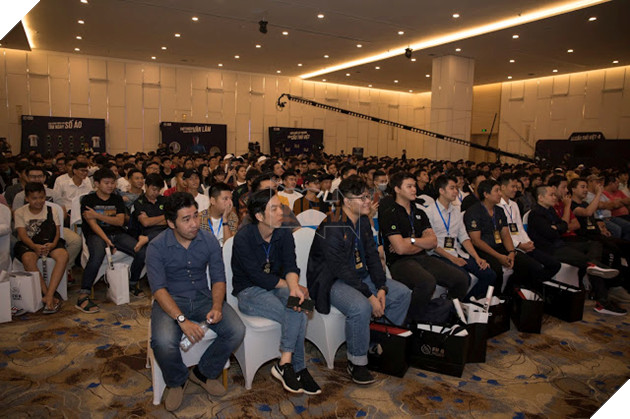 FIFA Online 4 mừng sinh nhật 1 tuổi, hội ngộ anh tài bóng đá Việt 30