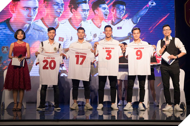 FIFA Online 4 mừng sinh nhật 1 tuổi, hội ngộ anh tài bóng đá Việt 3