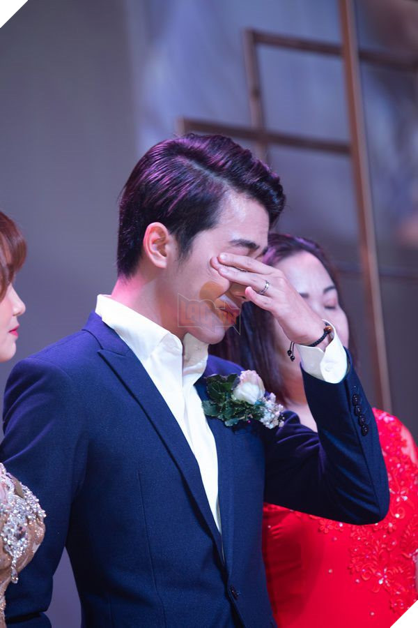 PewPew bất ngờ sánh vai cùng với người yêu dự đám cưới của Cris Devil Gamer 9