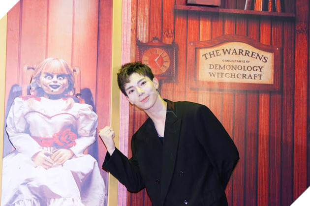 Ninh Dương Lan Ngọc và vợ chồng Chúng Huyền Thanh - Jay Quân e dè trước búp bê ma ám Annabelle 11