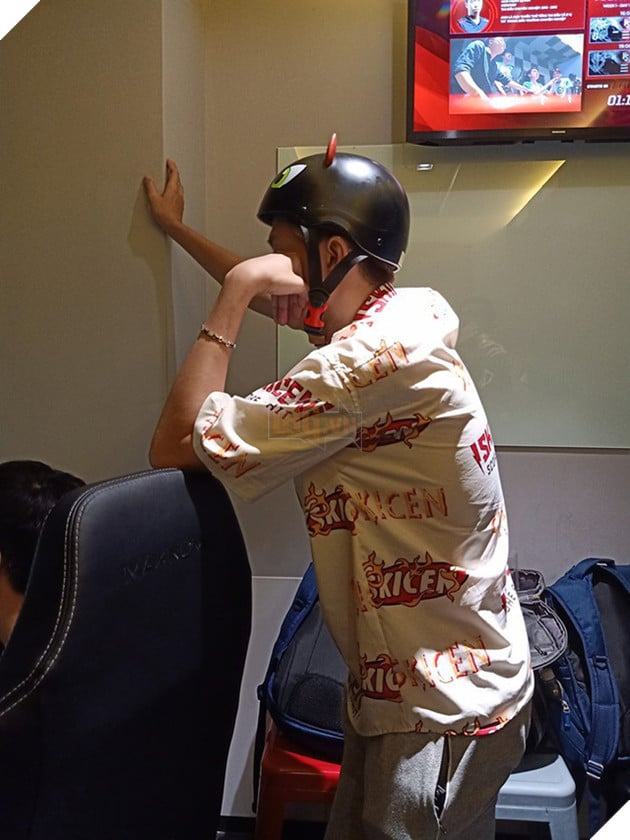 LMHT: Lầy như QTV, lấy xe đạp chở Zodiac đi thi, thi rớt thì tự đi bộ về 4