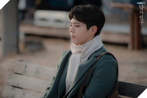 Giữa tin ly hôn thì lại rộ tin đồn Song Hye Kyo ngoại tình với trai trẻ kém 12 tuổi 5