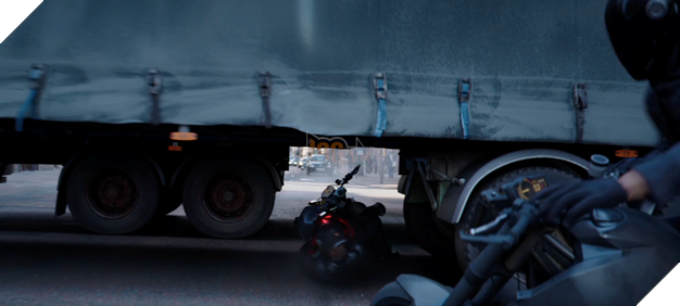 Fast & Furious: Hobbs & Shaw - tung trailer mới với những pha rượt đuổi điên rồ  2