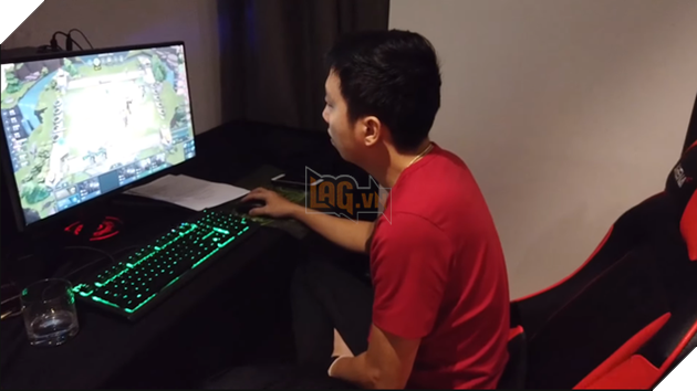 LMHT: EVOS đi Rift Rivals nhưng cả đội chỉ toàn chăm chú chơi Đấu Trường Chân Lý 4