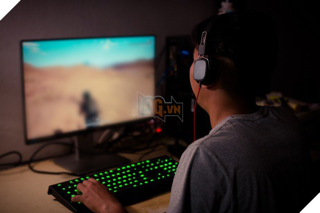 Gia đình nhà người ta: Mẹ chơi game hộ con để con tập trung ôn thi đại học