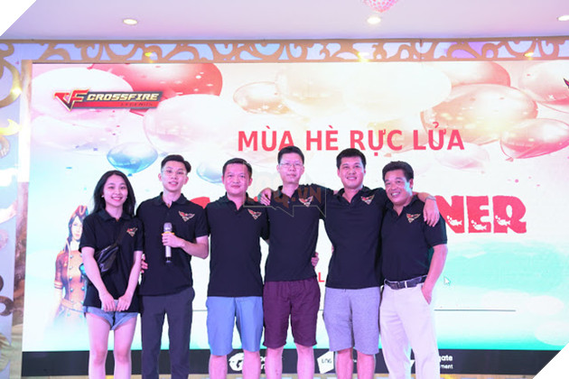 CrossFire Legends: Chuyến đi mùa hè ý nghĩa của hơn 50 thành viên clan Làng Vũ Đại 20
