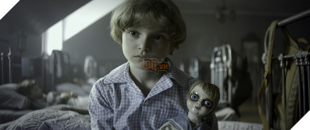 Lời nguyền con đầm bích: Ác quỷ trong gương - Nỗi sợ kinh hoàng đến từ chiếc gương bị nguyền rủa 2