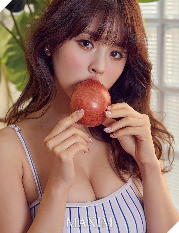 Nữ Youtuber nóng bỏng kể câu chuyện về việc cô bị ông lớn làng giải trí gạ tình