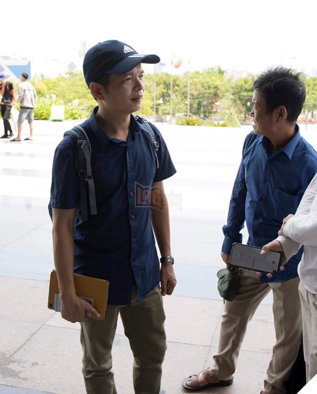 Từ Thái Bình, người đàn ông 43 tuổi dẫn bố và các con vào Đà Nẵng xem chung kết Liên quân Thế giới AWC 2019