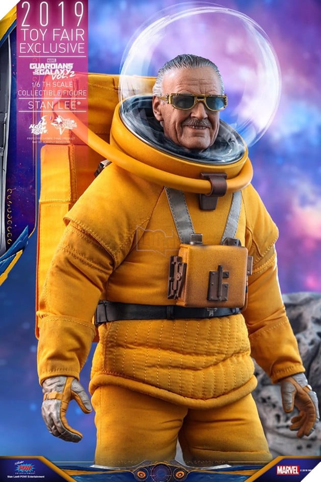 Vì quá nhớ Stan Lee, Hot Toys ra mắt mẫu mô hình bố già mặc đồ phi hành gia 4