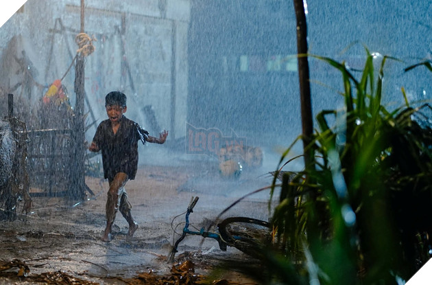 Anh thầy ngôi sao: Lần đầu đóng phim, Á quân Giọng Hát Việt Nhí 2018 uống no nước biển 3