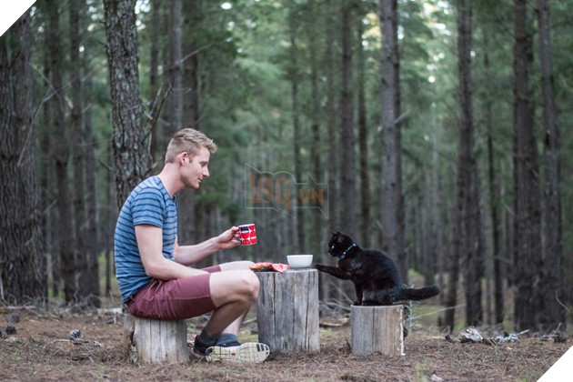 Chàng trai bỏ việc, bán nhà để đi du lịch cùng... thú cưng