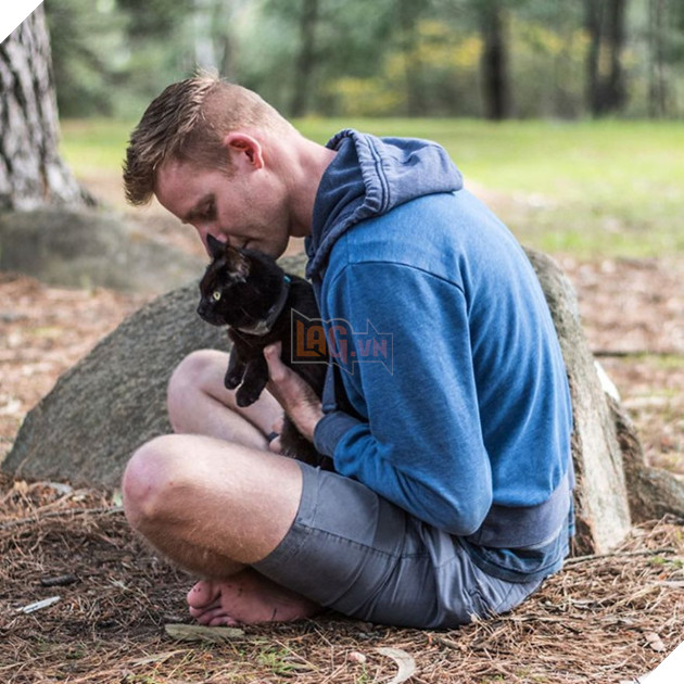 Chàng trai bỏ việc, bán nhà để đi du lịch cùng... thú cưng