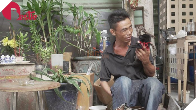 Cuộc sống hiện tại của anh đánh giày câm khi mất đi chú chó mù