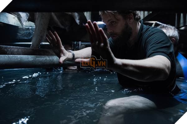 Bộ đôi vàng trong làng phim kinh dị bắt tay trong Địa đạo cá sấu tử thần 2