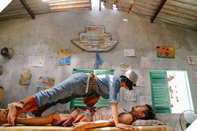 Trailer Anh thầy ngôi sao bùng nổ với âm nhạc rộn ràng và hình ảnh tươi sáng