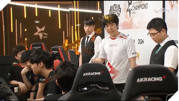 LMHT: Doran khóc đỏ cả mắt sau khi để thua SKT T1 khiến fan lo lắng 2