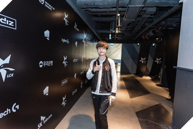 LMHT: Faker than phiền nhà thi đấu quá lạnh khiến anh thi đấu không được tốt