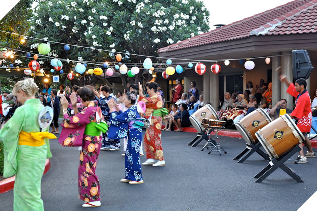 One Piece - Hachigatsu Bon lễ Vu Lan tháng 8 Nhật Bản được tái hiện trong Wano Arc 2