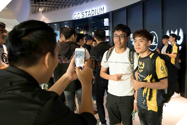 Zeros thi đấu quyết liệt trước các đồng đội cũ, Dashing Buffalo thua trắng Gam Esport 8