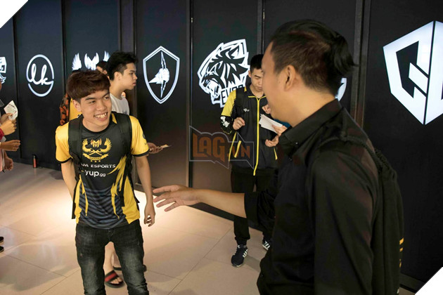 Zeros thi đấu quyết liệt trước các đồng đội cũ, Dashing Buffalo thua trắng Gam Esport 10