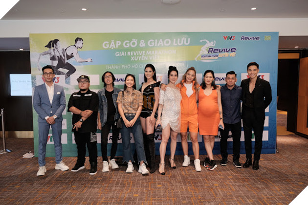Hàng loạt sao đến tham dự sự kiện Revive Marathon Xuyên Việt 2