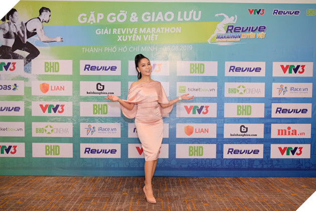 Hàng loạt sao đến tham dự sự kiện Revive Marathon Xuyên Việt 20