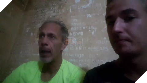 Nam streamer siêu lầy, bị bắt vô tù nhưng vẫn vô tư livestream cho người hâm mộ xem 2