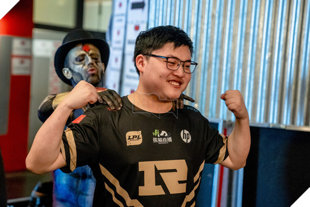 LMHT: Chấn thương của Uzi ngày càng trở nặng, không thể sinh hoạt bình thường được 2