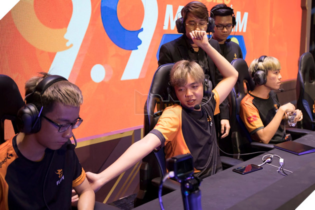 Chung kết tổng tuyển chọn đại diện Việt Nam tham dự SEA GAME 30 bộ môn Liên quân Mobile - Ara tái đấu ADC 6